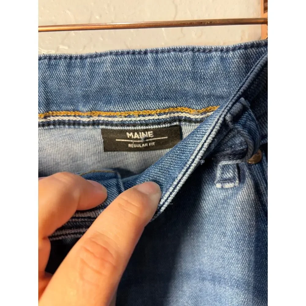 Hugo Boss Men's Maine Regular Fit Jeans Light Wash Cashmere Touch Denim 38/30